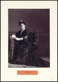 Julia van Lier-Cuypers als koningin Louise