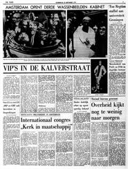 VIP'S IN DE KALVERSTRAAT in De tĳd : dagblad voor Nederland