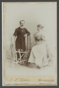 Pieter Jan Constant Eduard Douwes Dekker en zijn echtgenote Annetta G.D.D. Post van Leggelo