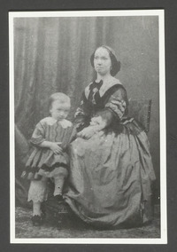 Gerhardina Maria Koning-Heijdeman met haar zoontje David Koning jr.