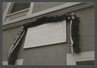 Ingelheim: gedenksteen in de gevel van het sterfhuis van Multatuli aan de Mainzer Strasse